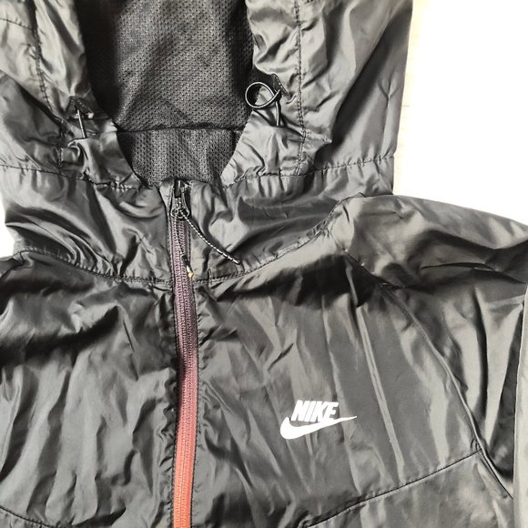LIMITED Edition Nike Wind Breaker - Picture 2 of 4